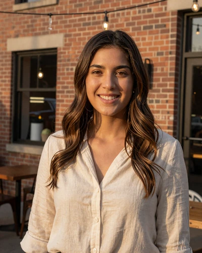 Elena, 32, Latina ER nurse from Bishop Arts Dallas - trucker dating profile preview